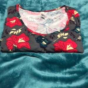 LuLaRoe classic Tee 3xl worn once!!!!